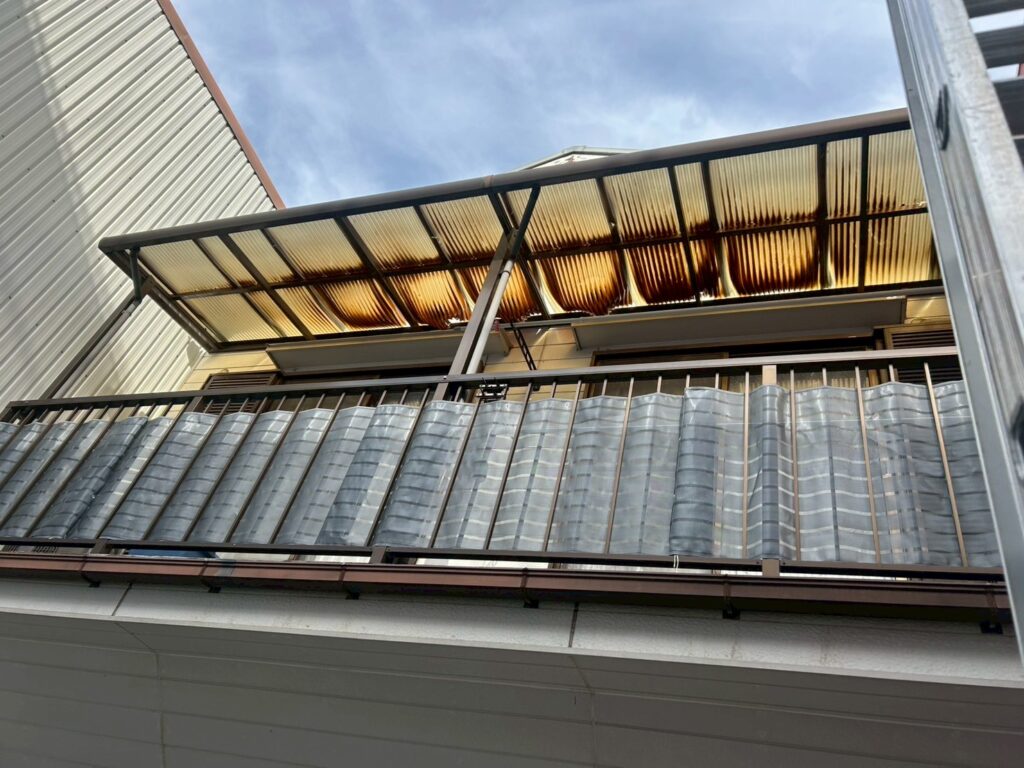 波板張り替え前